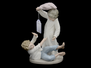 Art, Figure Nao "Two Child" 23cm, in auction: Pawn – Tuesday 5 November 2013