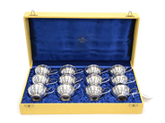 Lot, Punschbägare, 12 pieces gilt inside in silver 399,4g in tillhörande case, in auction: Pawn – Tuesday 5 November 2013