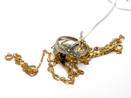 Lot, Lot of gold, stone defect 18K 8,4g, in auction: Pawn – Tuesday 5 November 2013
