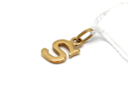 Jewellery, Pendant (letter S) 18K 1,2g, in auction: Pawn – Tuesday 5 November 2013