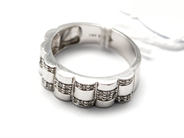 Jewellery, Ring 18K White gold with åttkantsslipade diamonds insignificant notch on vissa stones Ø18, 6,7g, in auction: Pawn – Tuesday 5 November 2013