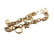 Lot, Bracelet 18K with charms defect, 14,4g, in auction: Pawn – Tuesday 5 November 2013