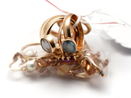 Lot, Lot of Gold 18K (=Brooch pin not gold, Brooch, in auction: Pawn – Tuesday 5 November 2013