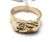 Lot, Signet ring 14K with diamond 1x approx 0,20ct brilliant cut, Ø19¼, in auction: Pawn – Tuesday 5 November 2013