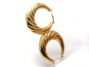 Jewellery, One pair earrings 18K 4,4g hoops, defect, in auction: Pawn – Tuesday 5 November 2013