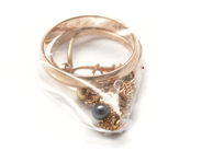 Lot, Lot of gold 18K 10,2g defect, contains engraving and 1 stone, in auction: Pawn – Tuesday 5 November 2013