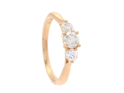 Smycken, TRESTENSRING, 18K guld