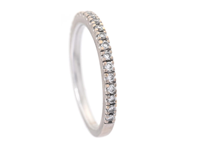 Smycken, ALLIANSRING, 18K vitguld med 19 briljantslipade diamanter 0,19 ctv TW(G)/VS