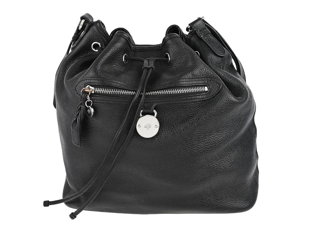 VÄSKA, MULBERRY, Somerset Drawstring Bucket Bag, svart läder, silverfärgade beslag, 28x29x14 cm, bruksslitage.