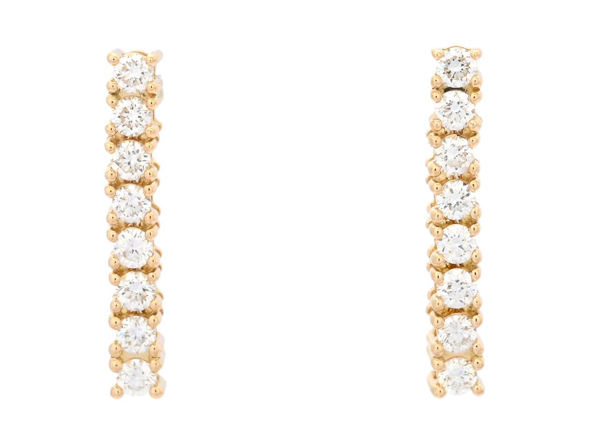 ÖRHÄNGEN, 18K guld, 16 briljantslipade diamanter ca 0,29 ctv, ca TW-W/VVS-VS, stift, längd 15 mm, vikt 2,5 g.