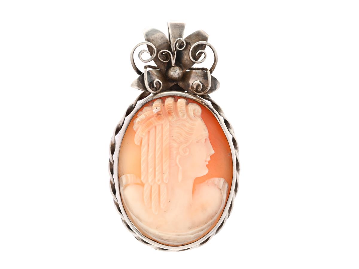 HÄNGE, silver, kamédam, höjd 5,4 cm, vikt 12,3 g.