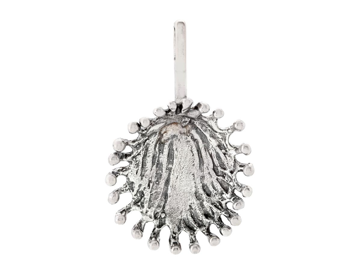 HÄNGE, sterlingsilver, höjd 47,1 mm, bredd 28,6 mm, vikt ca 9,3 g.