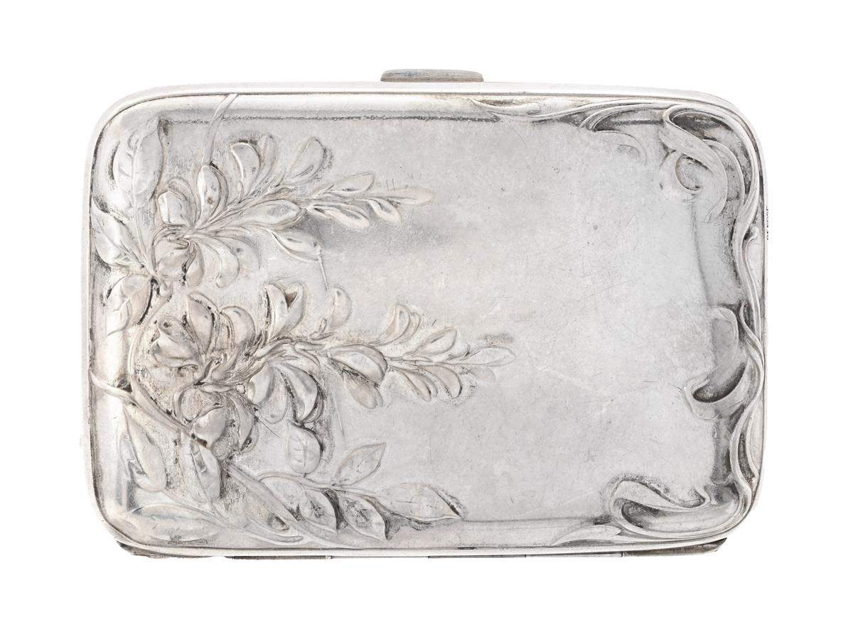 DOSA, silver, blomsterdekor, mått ca 5,7 cm x 8,3 cm, vikt ca 51,2 g.