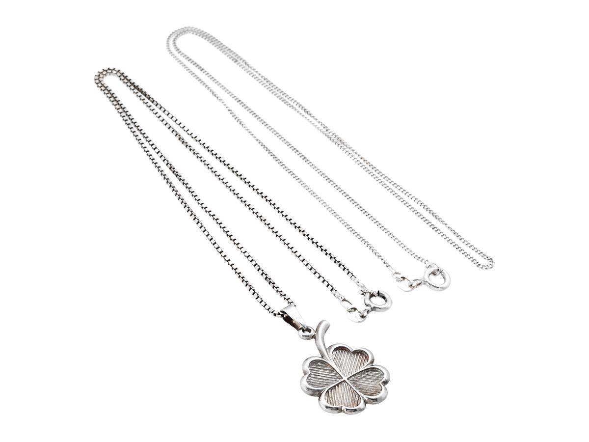 SMYCKESET, hänge med kedja/halskedja, sterlingsilver, fyrklöver, pansarlänk, venezialänk, längd 37,5/41,5 cm, vikt 6,3 g.