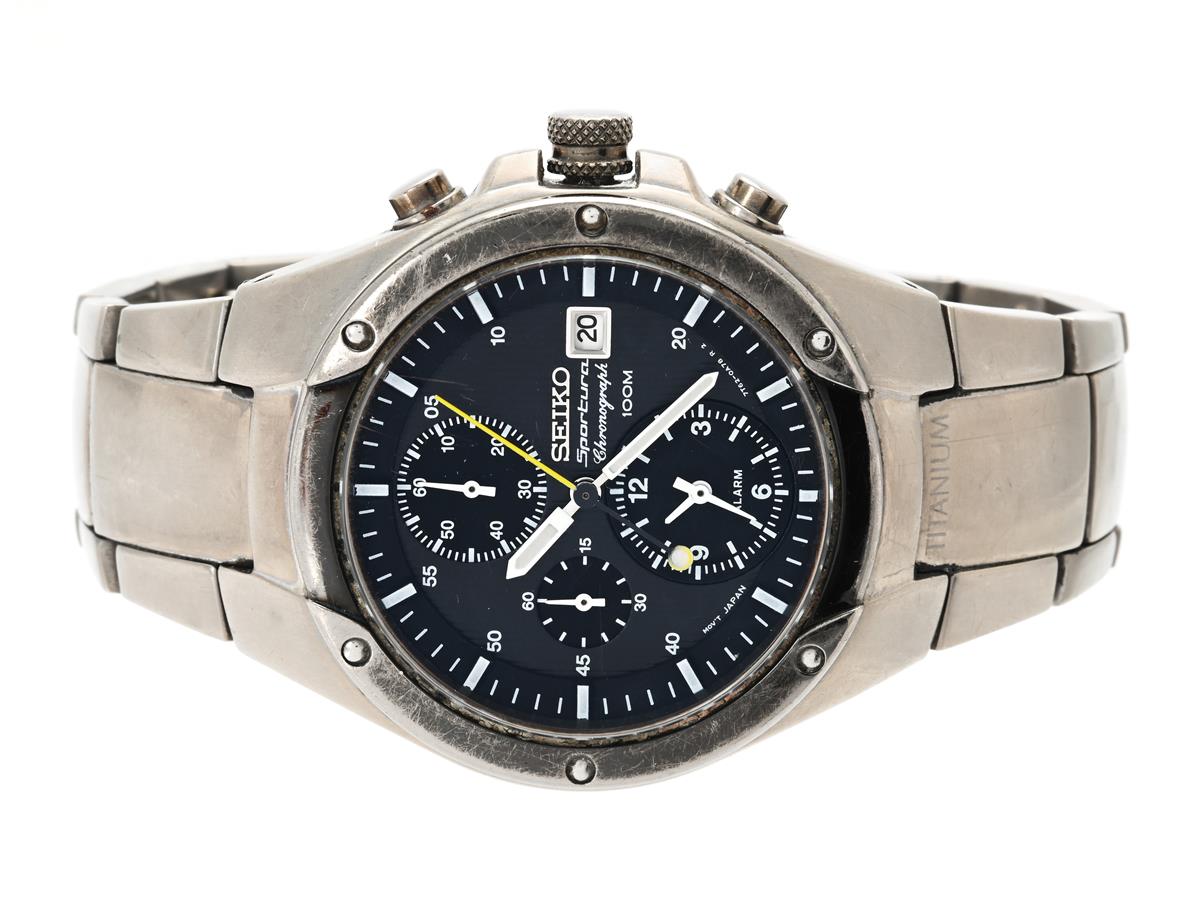 SEIKO, Sportura (100M), Serie nr. 380315, Boett nr. 7T62-0A60, kronograf, herrur, 40 mm, titan, quartz (går ej), safirglas, datum, alarm, integrerad originallänk, viklås, ca 2003.