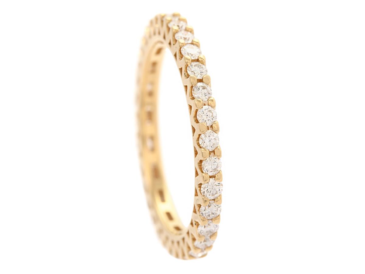 HELALLIANSRING, 18K guld, 33 briljanter 0,67 ctv, TW(G)/VS, stl 16 mm, vikt 1,9 g.