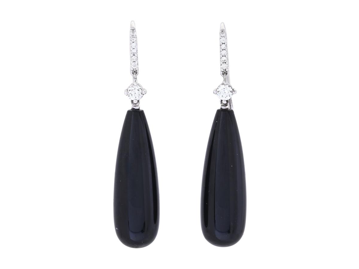 STRÖMDAHLS, örhängen, 18K vitguld, svart onyx, briljantslipade diamanter 0,36 ctv, TW/VS-SI, höjd 47 mm, vikt 10,3 g, krokar.