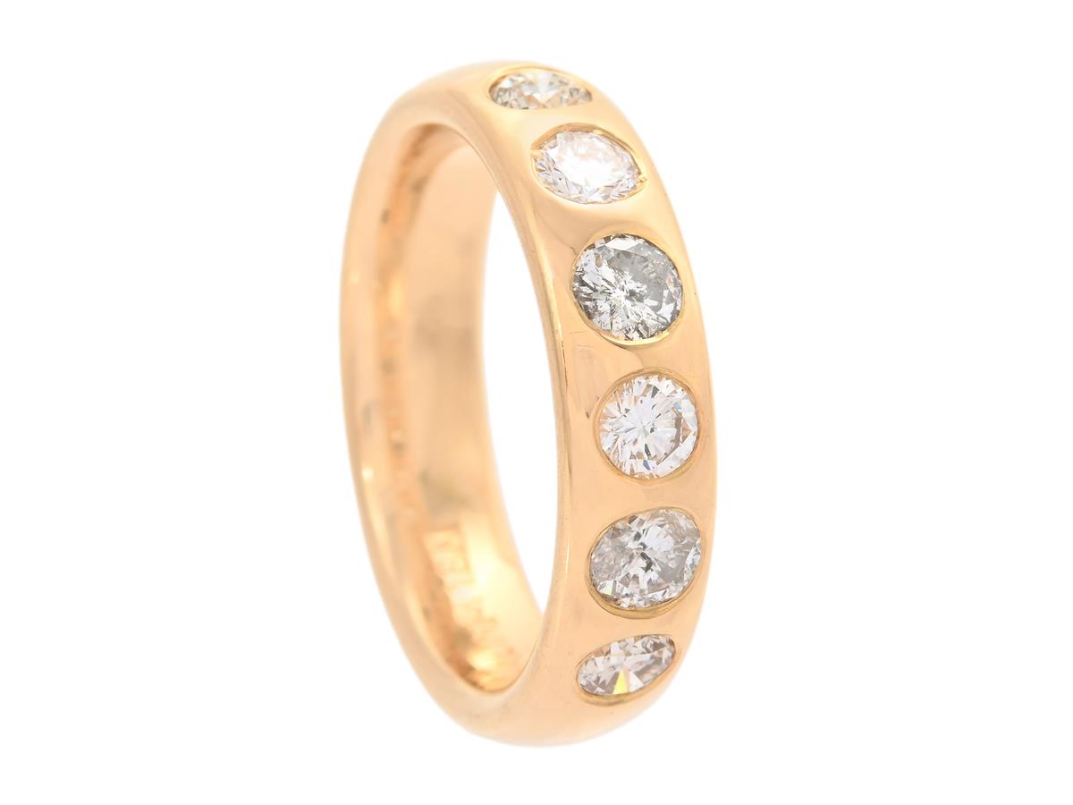SCHALINS, ring, 18K guld, 6 briljantslipade diamanter ca 0,90 ctv, ca W/P, stl 16,75 mm, vikt 7,4 g, några diamanter med inneslutningar som når ytan.