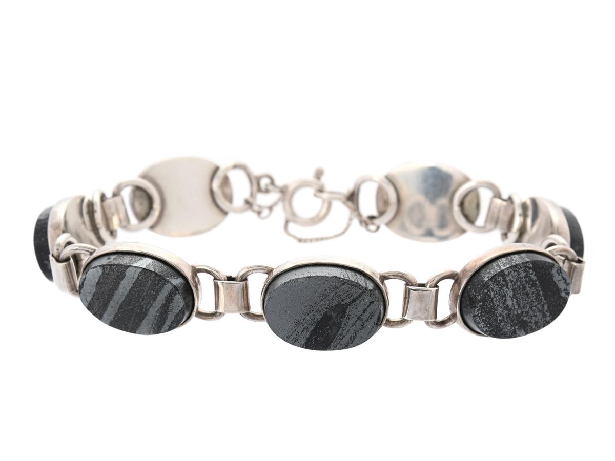 ARMBAND, silver, järnmalm, längd 21 cm, vikt 44,4 g, säkerhetskedja med lödning på länken.