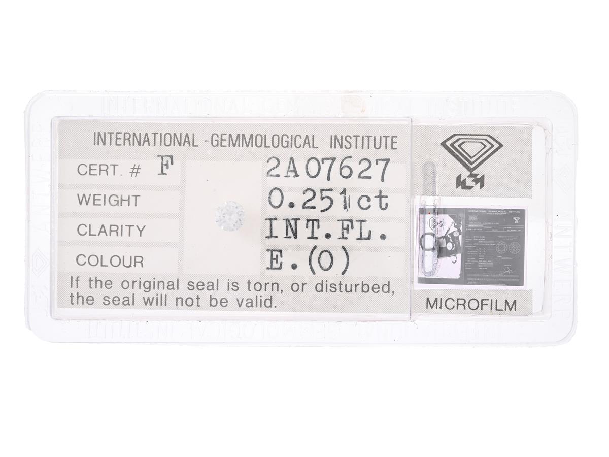 DIAMANT, briljantslipad 0,25 ct, River(E)/IF, mått 4,16 x 4,20 x2,38 mm, IGI certifikatnummer 2A07627, förseglad, IGI certifikat.