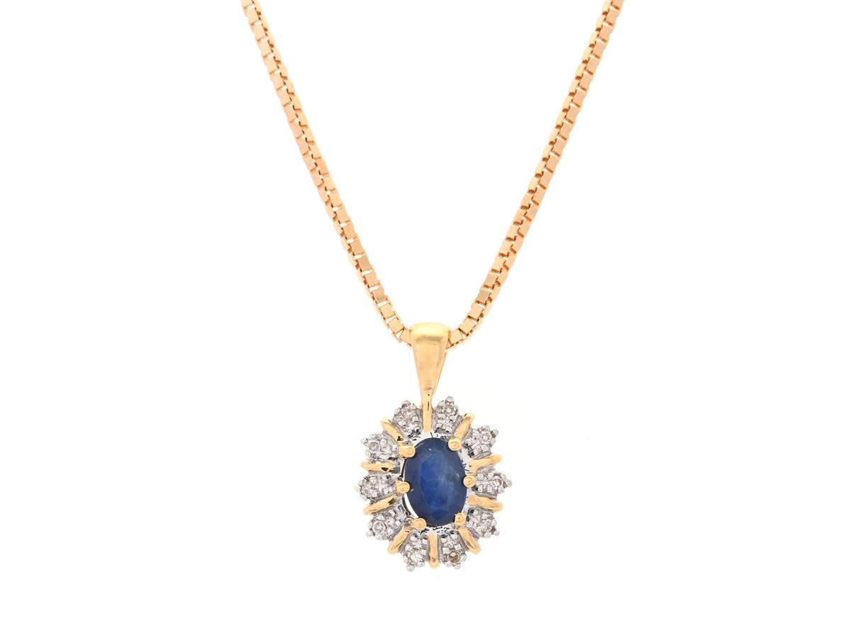 CARMOSÉHÄNGE MED KEDJA, 18K guld, safir, åttkantslipade diamanter ca 0,05 ctv, kedjans längd 50 cm, vikt 7,3 g, diamanter med nagg.