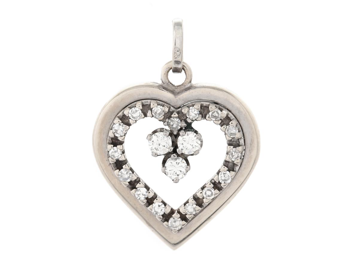 HÄNGE, hjärta, 18K vitguld, briljant- och åttkantslipade diamanter ca 0,31 ctv, ca W-TCr/SI-P, 1963, vikt 2,8 g.
