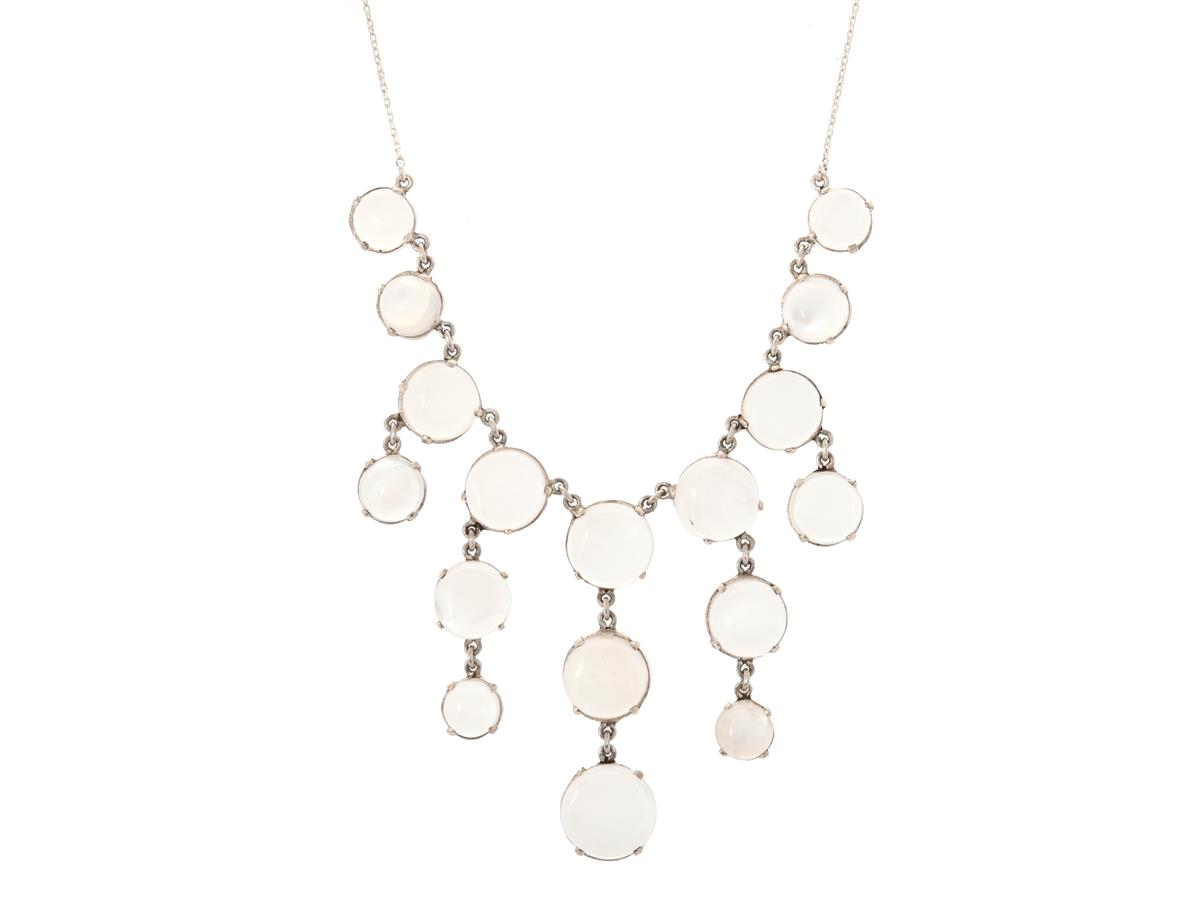 COLLIER, sterlingsilver, cabochonslipad månsten, längd 40 cm, vikt 18,0 g.