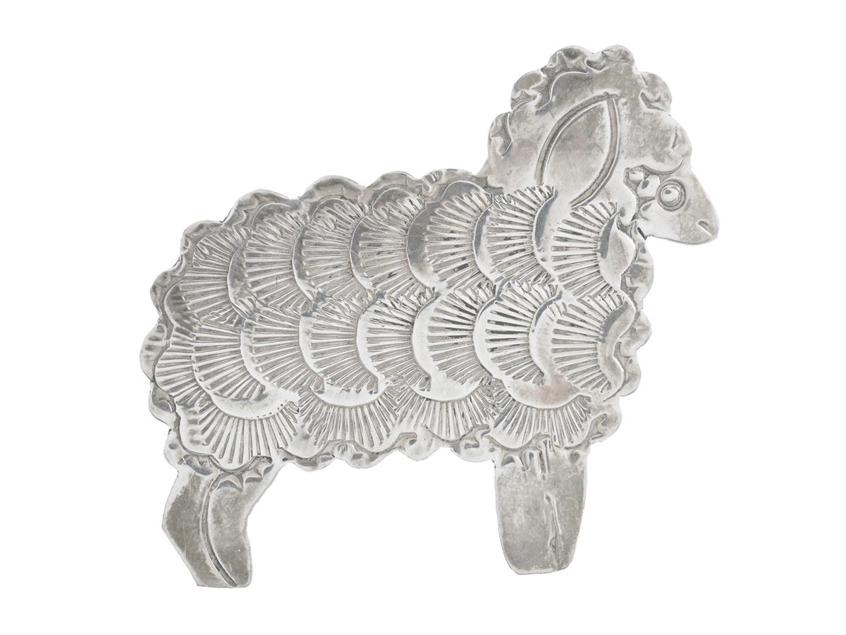 BROSCH, sterlingsilver, får, G. Nelson, Navajo, mått 46 x 42 mm, vikt 7,2 g.