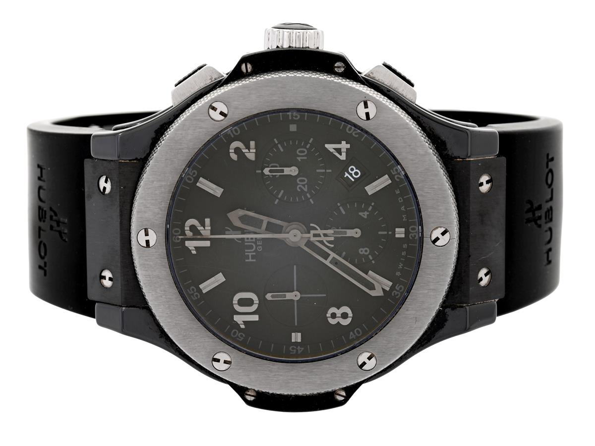 HUBLOT, Genève, Big Bang, Ice Bang, Cal HUB 44 (ETA 7750), Serie nr. 706662, Ref nr. 301.CT.130.RX, Boett nr. 301, kronograf, herrur, 44 mm, titan/kevlar/ceramica, automatisk, safirglas (nagg, se fördupad info), datum, glasbaksida, integrerat gummiband, viklås (svart PVD), ca 2010, box, ytterkartong.