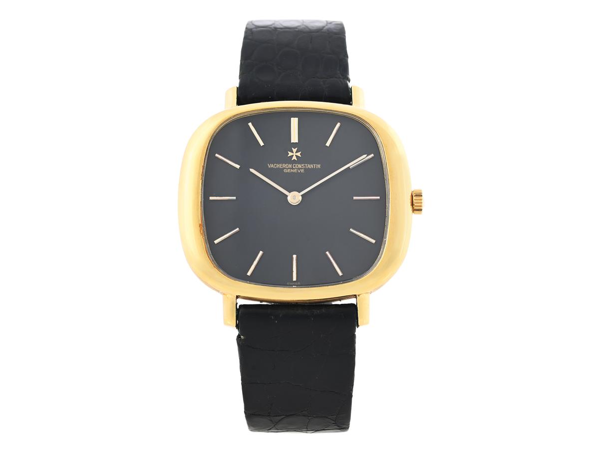VACHERON CONSTANTIN, Genève, herrur, 36 x 32 (39) mm, Cal 1015, Serie nr. 699136, Ref nr. 39010, Boett nr. 39010 / 523948, 18K guld, manuell, safirglas, läderband, originalspänne i 18K guld, ca 1980.
