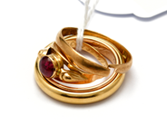 Parti, Parti guld 18K 15,0g, graverat , i auktion: Pant – Tisdag 10 november 2015