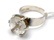 Smycken, Ring S925 5,8g Ø16¾, med sten, i auktion: Pant – Tisdag 10 november 2015