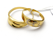 Parti, Parti guld 18K 4,4g defekt, i auktion: Pant – Tisdag 10 november 2015