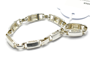 Smycken, Armband Pilgrim med stenar, liten missfärgning på länk , i auktion: Pant – Tisdag 10 november 2015