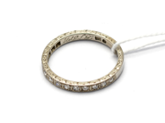 Smycken, Ring vitguld 18K 2,8g Ø17¼ graverad med åttkantslipade diamanter 14xca.0,02ct, i auktion: Pant – Tisdag 10 november 2015