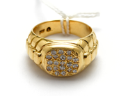 Smycken, Ring 18K med stenar Ø19¼ 16,4g, i auktion: Pant – Tisdag 24 november 2015