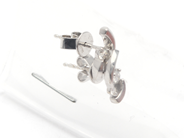 Smycken, Örhängen 18K 2,4g vitguld med diamanter 2xca.0,05ct 2xca.0,02ct, i auktion: Pant – Tisdag 5 juli 2016