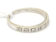 Parti, Ring vitguld 18K 2,2g Ø17¾ med diamanter 7xca0,02ct, sliten och skev, i auktion: Pant – Tisdag 27 september 2016