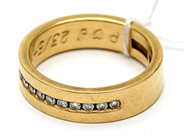 Parti, Ring 18K 8,6g Ø18¼ graverad med diamanter 10xca0,02ct, i auktion: Pant – Tisdag 27 september 2016