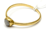 Parti, Ring 18K 1,3g skev med sten, i auktion: Pant – Tisdag 27 september 2016