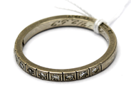 Parti, Ring vitguld 18K 2,4g Ø16½ graverad med diamanter 10xca0,01ct, i auktion: Pant – Tisdag 27 september 2016