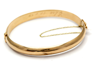 Smycken, Armring 14K 12,2g Ø6,5-5,5cm öppningsbar med säkerhetskedja, i auktion: Pant – Tisdag 27 september 2016