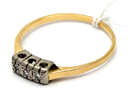 Smycken, Ring 18K 1,8g Ø17¼ med diamanter 3xca0,01ct, i auktion: Pant – Tisdag 27 september 2016