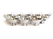 Silver, Punsch muggar silver 830 12st 2 graverade 388,5g, i auktion: Pant – Tisdag 27 september 2016