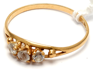 Smycken, Ring 18K 1,2g 517½, med vita stenar, i auktion: Pant – Tisdag 5 mars 2019