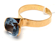Parti, Ring 18K 3,0g Ø17¾, med blå sten (lös sten), i auktion: Pant – Tisdag 5 mars 2019