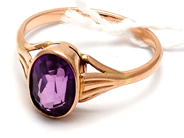 Smycken, Ring 14K 2,6g Ø17½, med magentafärgad sten, i auktion: Pant – Tisdag 5 mars 2019