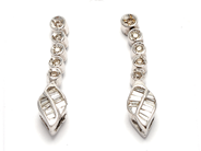 Smycken - Örhängen ett par 18K 4,4g med diamanter 10xca0,01ct brilliantslipade och 18 baguetteslipade  - View 2