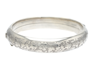Smycken, ARMRING, silver, i auktion: Lilla Smycken – Torsdag 28 mars 2019