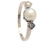 Smycken, RING, 18K vitguld, i auktion: Lilla Smycken – Torsdag 28 mars 2019